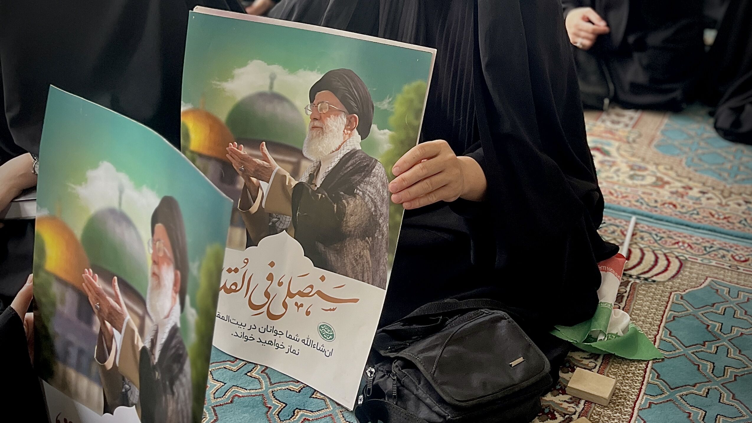نماز جماعتی که در غم فراق پدر امت خوانده شد