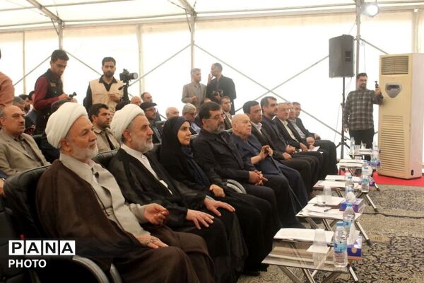 افتتاح ۱۲ کیلومتر از آزادراه کمربندی غربی قم با حضور وزیر راه و شهرسازی