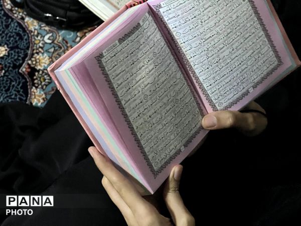 شبی پر از معنویت در امامزاده هادی ساوجبلاغ در شب‌های رمضان 