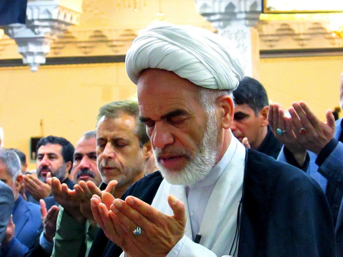 نماز جماعت همزمان با اربعین رهبر شهید انقلاب اسلامی