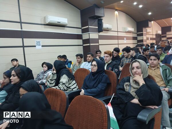 پژوهشگران جوان خرم‌آباد در آیین تجلیل جشنواره پژوهش‌سراها خوش درخشیدند