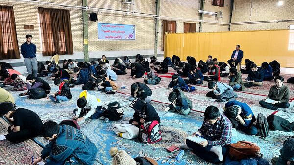 آموزش مقدماتی خبرنگاری پسران کرمان در آموزشگاه پیامبر اعظم(ص)