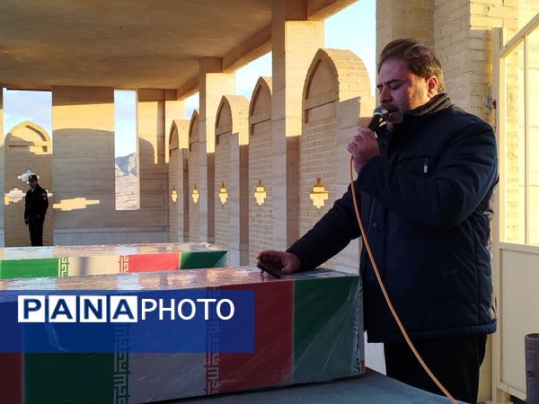 استقبال از شهدای گمنام در شهر درق