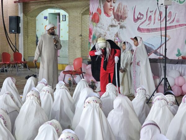 برگزاری جشن ویژه روزه اولی‌ها در حاجی آباد