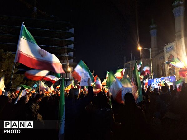  روزهای دلتنگی؛ شهادت پدر، آرزوی پرواز، تشییع شهدا
