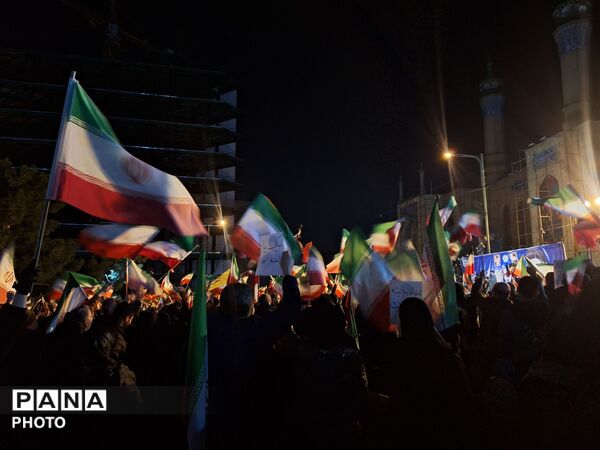  روزهای دلتنگی؛ شهادت پدر، آرزوی پرواز، تشییع شهدا