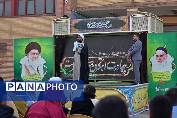 هنرستان موفقیان اسلامشهر میزبان آیین یادواره شهدا با حضور جمعی از مسئولان بود