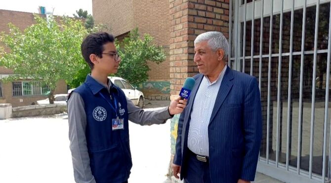 معلمان ارزشمندترین افراد جامعه و تسخیرکنندگان قلب‌ها هستند
