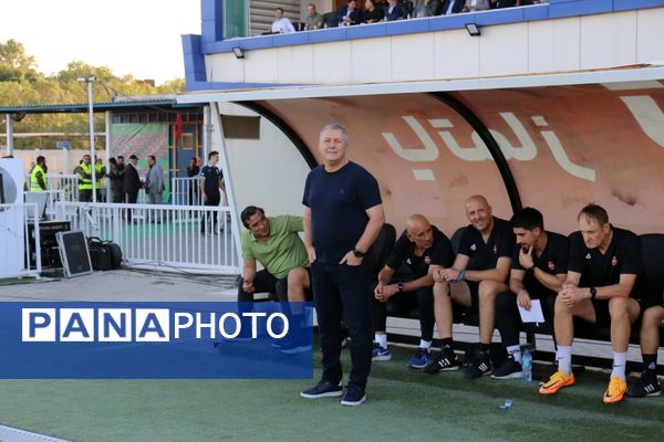 برد شیرین تراکتور در خانه مقابل آلمینیوم اراک