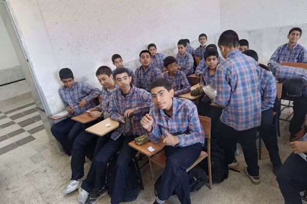 انتخاباتی برای ایجاد آرامش فکری و روحی در دبیرستان معارف صدرا ولایت 