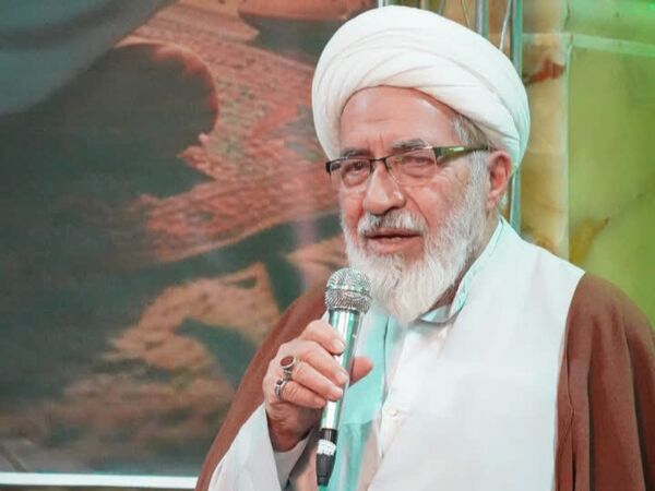 جلوه‌ای از اعتکاف دانش‌آموزی در مسجد امام علی‌بن‌ابی‌طالب (ع)