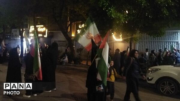 پنجاه و هشتمین شب از ایستادگی مردم در خیابان های نیشابور