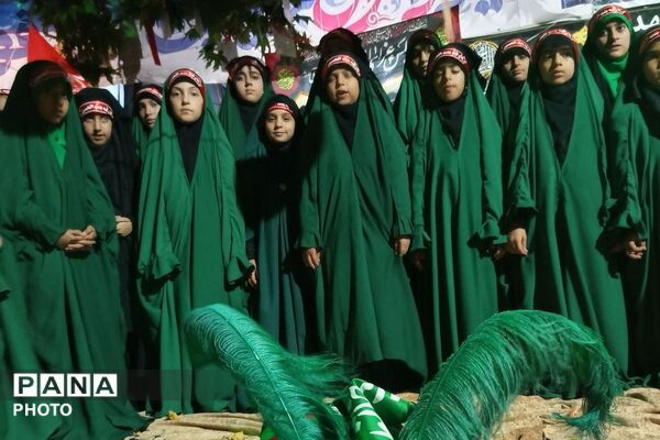  برپایی سفره حضرت رقیه (س) به کمک دانش‌آموزان و فرهنگیان پردیس