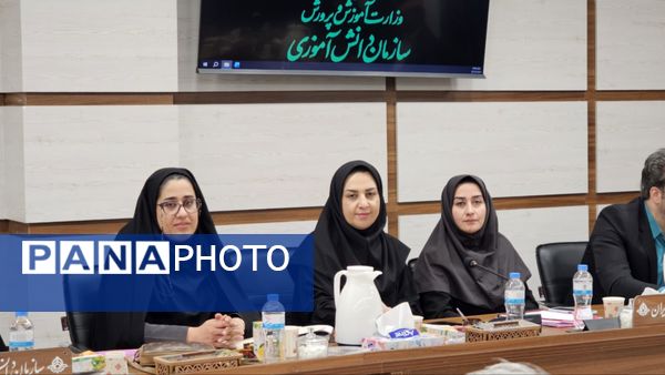 جلسه توسعه فعالیت‌های تربیتی و فرهنگی در گلستان