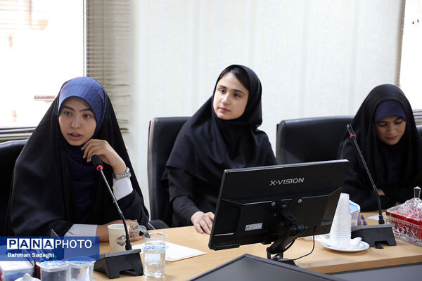 دیدار اعضای هیات رئیسه مجلس دانش‌آموزی با دبیرکل شورای عالی آموزش و پرورش