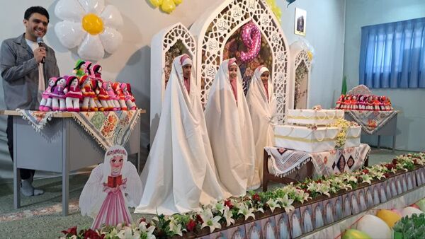 جشن تکلیف دختران کلاس سومی دبستان ام‌ البنین در دارالقرآن مرکزی یزد