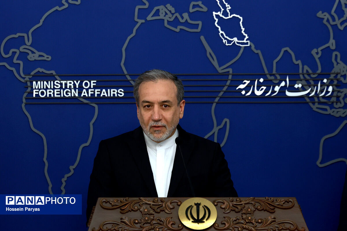 وظیفه وزارت امور خارجه تلاش برای رفع تحریم‌ها است