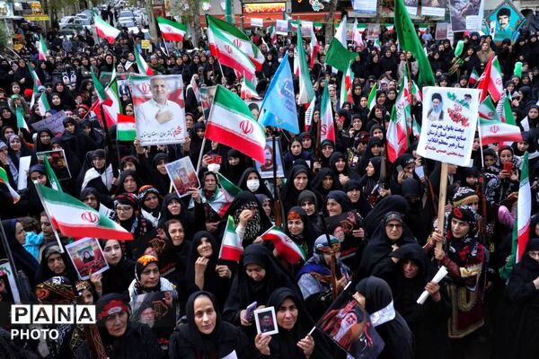 اجتماع بانوان خرم‌آبادی برای تکریم خانواده‌های شهدا و ایثارگران