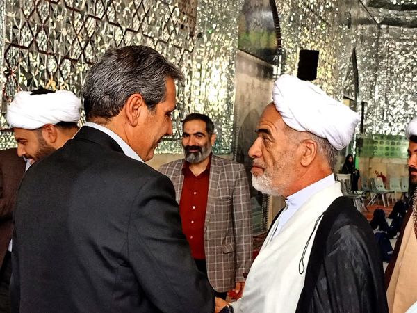 رزمایش مهر تحصیلی؛ اهدا ۲۰۰ بسته لوازم التحریر به دانش آموزان نیازمند