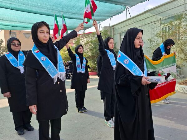 زنگ نیک اندیشی با هدف ترویج فرهنگ و مشارکت خیرین مدرسه ساز در هنرستان دکتر هادوی