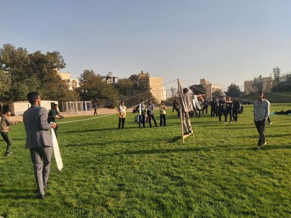 برگزاری کلاس‌های آموزشی و فرهنگی همایش روز دانش‌آموز در اردوگاه باهنر تهران 