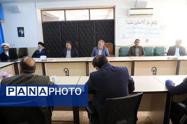 دیدار مدیران آموزش‌ و‌ پرورش خراسان‌جنوبی با نماینده ولی‌فقیه در استان 