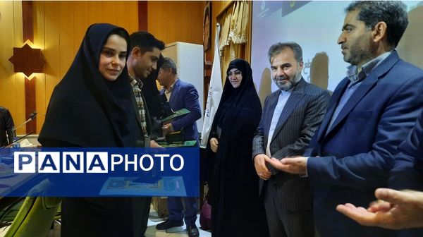 تجلیل از برگزیدگان پژوهشگر خراسانی در مشهد