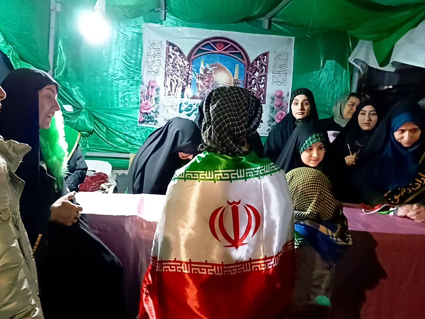 آیین معنوی و کودکانه در موکب نورانی امام رضا (ع) با نوای سوره‌های آسمانی