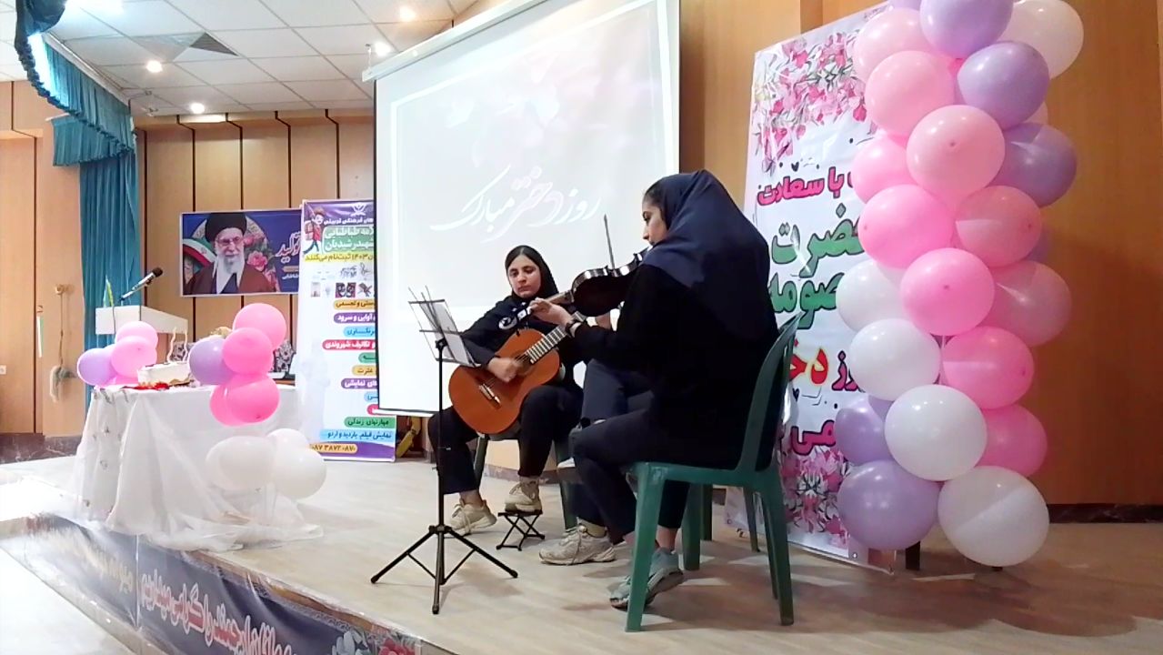 تقدیر از دانش‌آموزان مستعد در آستانه روز دختر