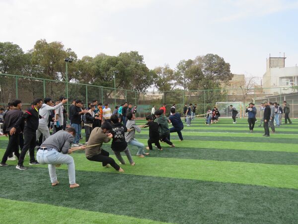 مسابقات طناب کشی شهید پارسا منصور در دبیرستان شاهد ابوذر غفاری 
