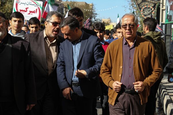 حضور پرشور دانش آموزان زنجانی در راهپیمایی ۱۳ آبان