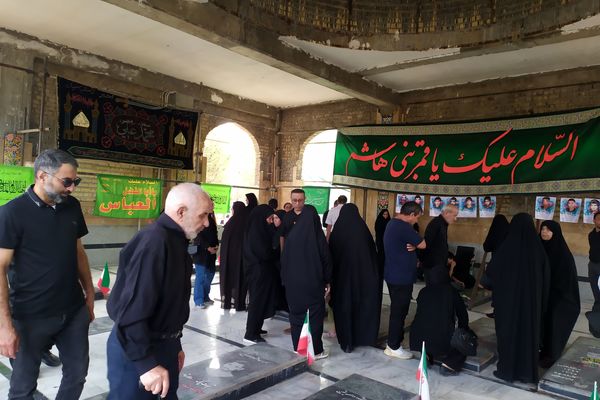 ندای لبیک یا حسین در روز عاشورا 