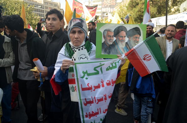راهپیمائی باشکوه 13 آبان در تهران