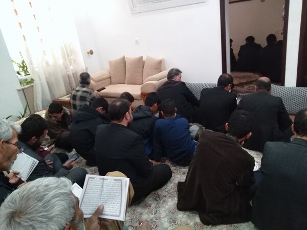 جلسه هفتگی هیات جوانان انصار الحسین هم زمان با عزاداری ایام فاطمیه در شهرستان خلیل‌آباد 