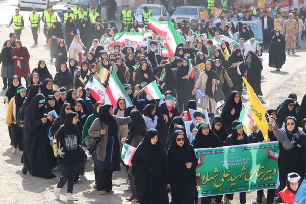 راهپیمایی روز دانش‌آموز در محمدشهر کرج 