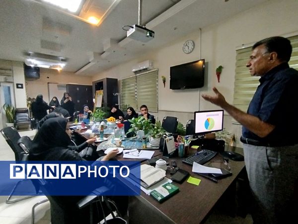 بحران آب مشهد زیر ذره‌بین رسانه‌ها و کارشناسان در فرهنگسرای محیط زیست