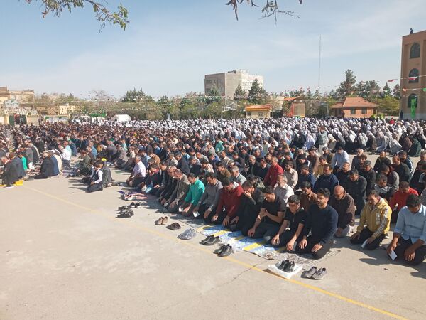 اقامه نماز عید فطر در شهرستان چناران