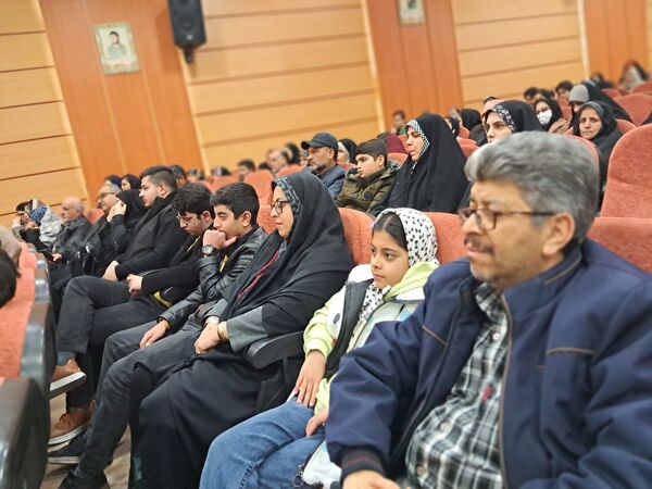 آیین تجلیل از رتبه‌برترهای کنکور ۱۴۰۳ اداره آموزش و پرورش ناحیه یک زنجان
