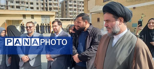همایش بزرگ یاوران انقلاب در آموزشگاه دخترانه جنت ملارد 