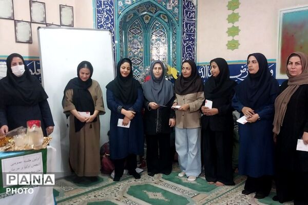 انتخابات انجمن اولیا و مربیان و تجلیل از اعضای انجمن سال گذشته در دبستان مهران