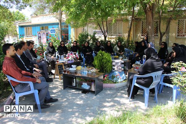 دورهمی خاطره سازان هنرستان ثمین 