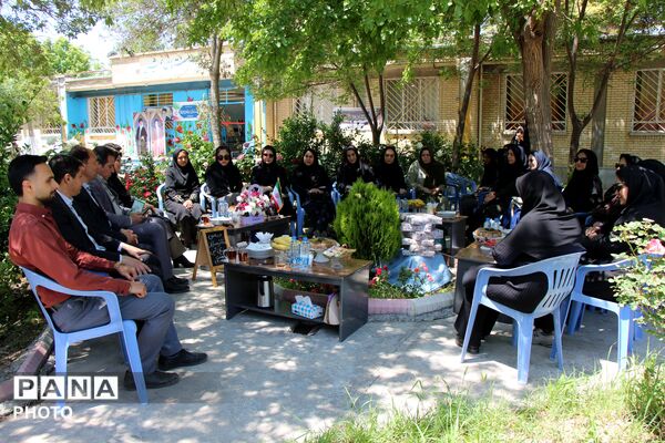 دورهمی خاطره سازان هنرستان ثمین 