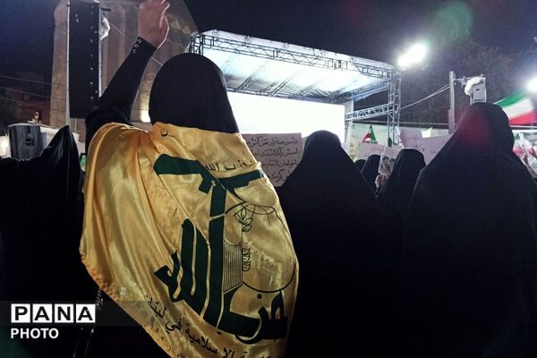 تداوم تجمعات شبانه در میدان امام خمینی (ره)