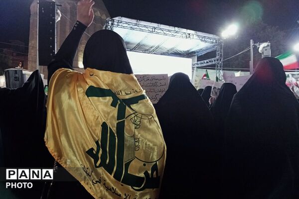 تداوم تجمعات شبانه در میدان امام خمینی (ره)