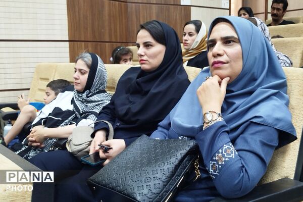 جلسه آموزشی توانمندسازی اولیا با محوریت مبارزه با مواد مخدر