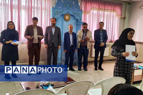 تقدیر از نفرات برتر جشنواره نوجوان سالم در شهرستان قروه