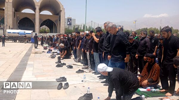 میعادگاه وداع تهران در سوگ خورشید 