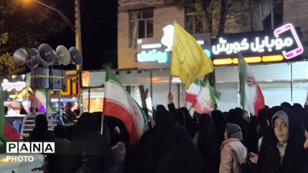 شبی متفاوت با فریادهای آیینی؛ گردهمایی باشکوه دوستداران سنت