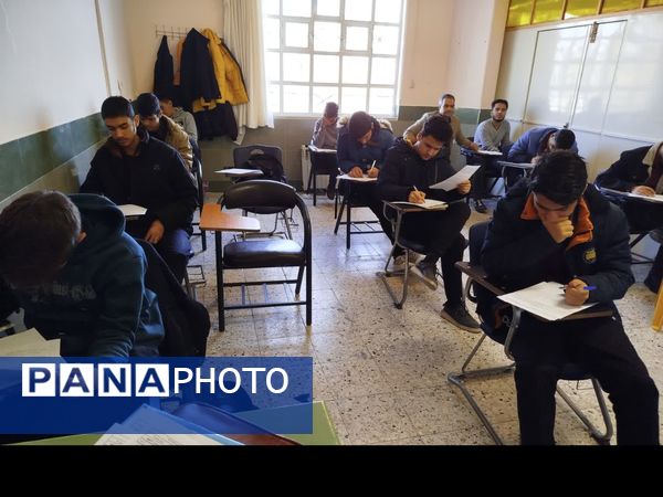 اولین آزمون پایش برای دانش‌آموزان دهم، یازدهم و دوازدهم دبیرستان نمونه آیت‌الله خامنه‌ای