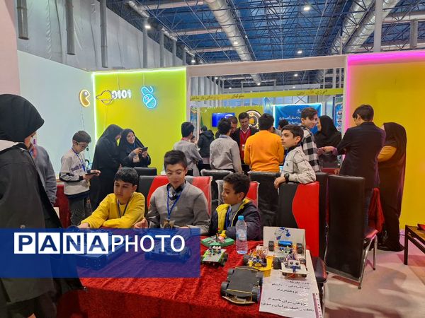 روز سوم از نمایشگاه پژوهش و فناوری در مشهد